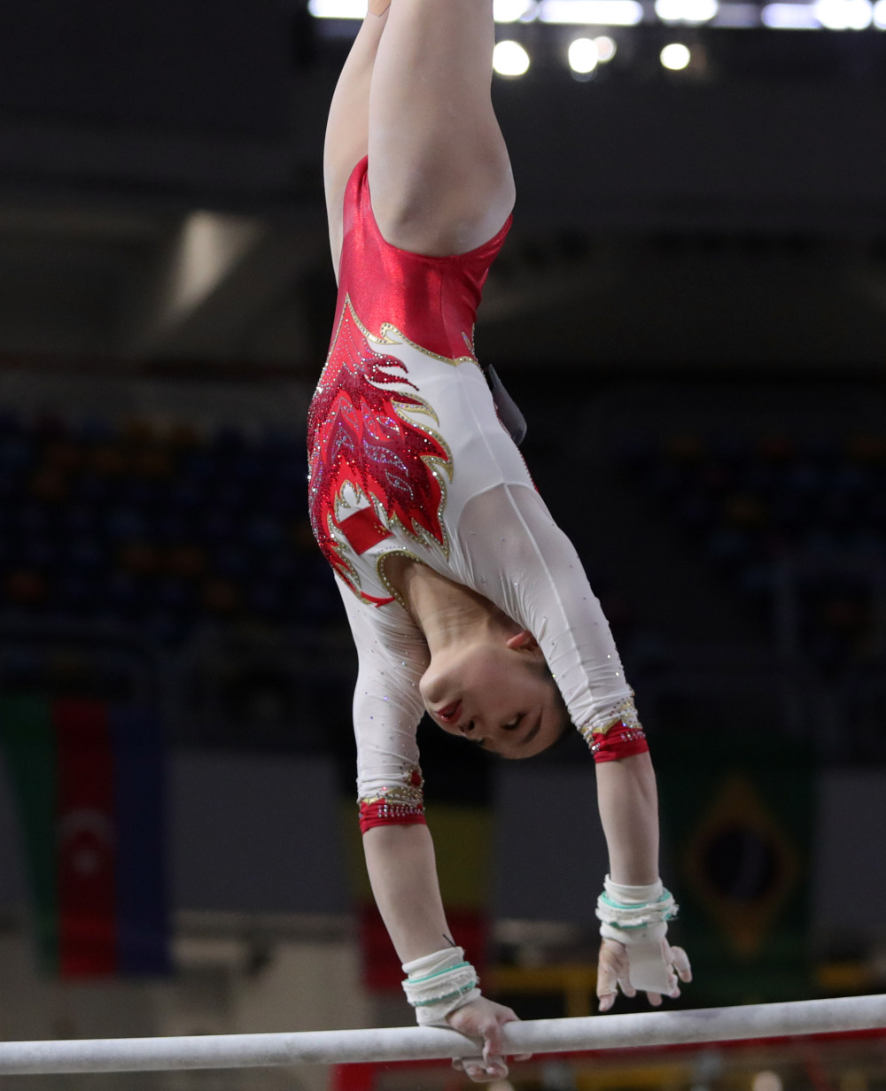 体操世界级选手惊艳登场，令人瞩目