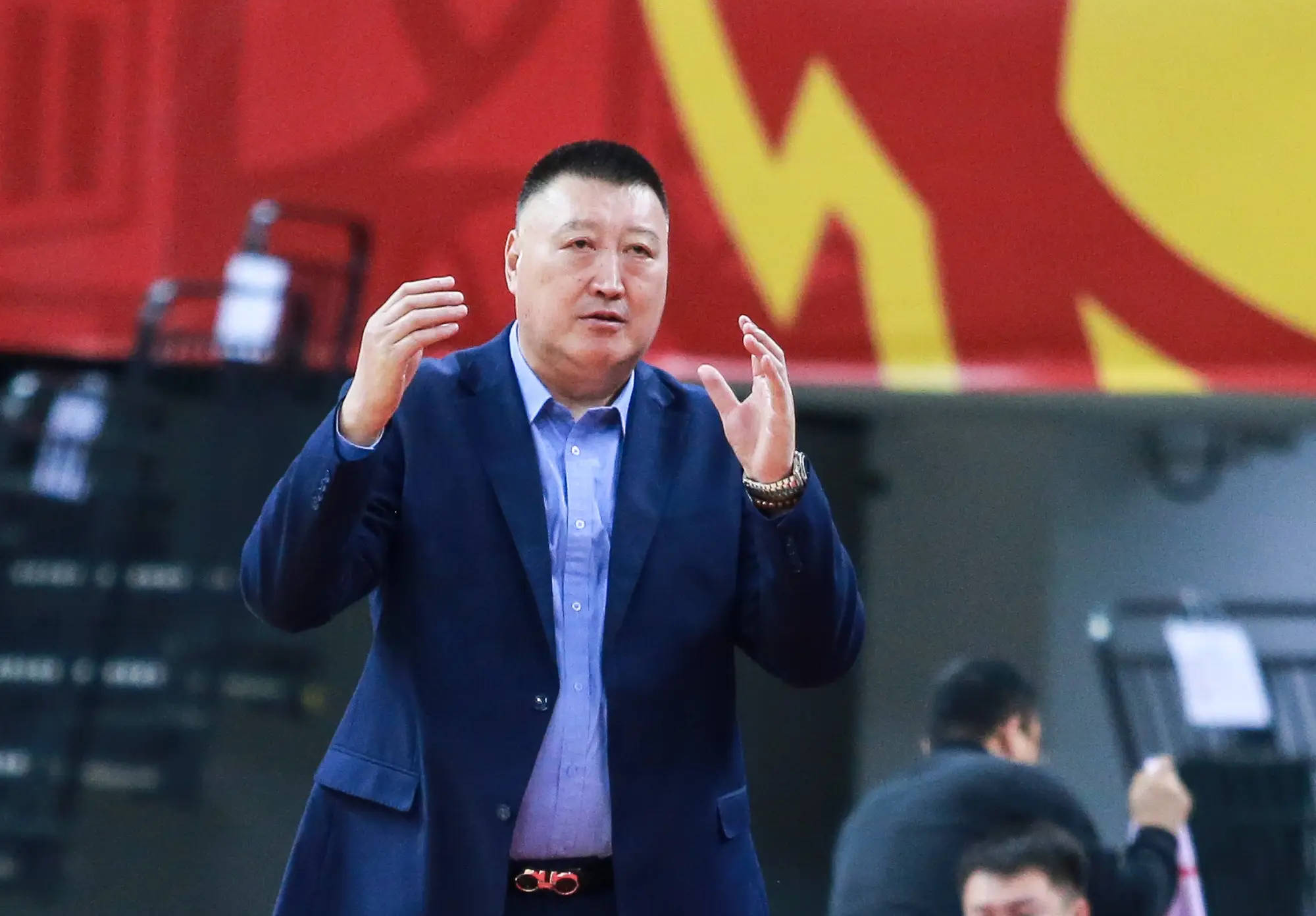 两队交手,胜负难分,冠军之路唯有拼尽全力的简单介绍 两队交手,胜负难分,冠军之路唯有拼尽全力的简单介绍