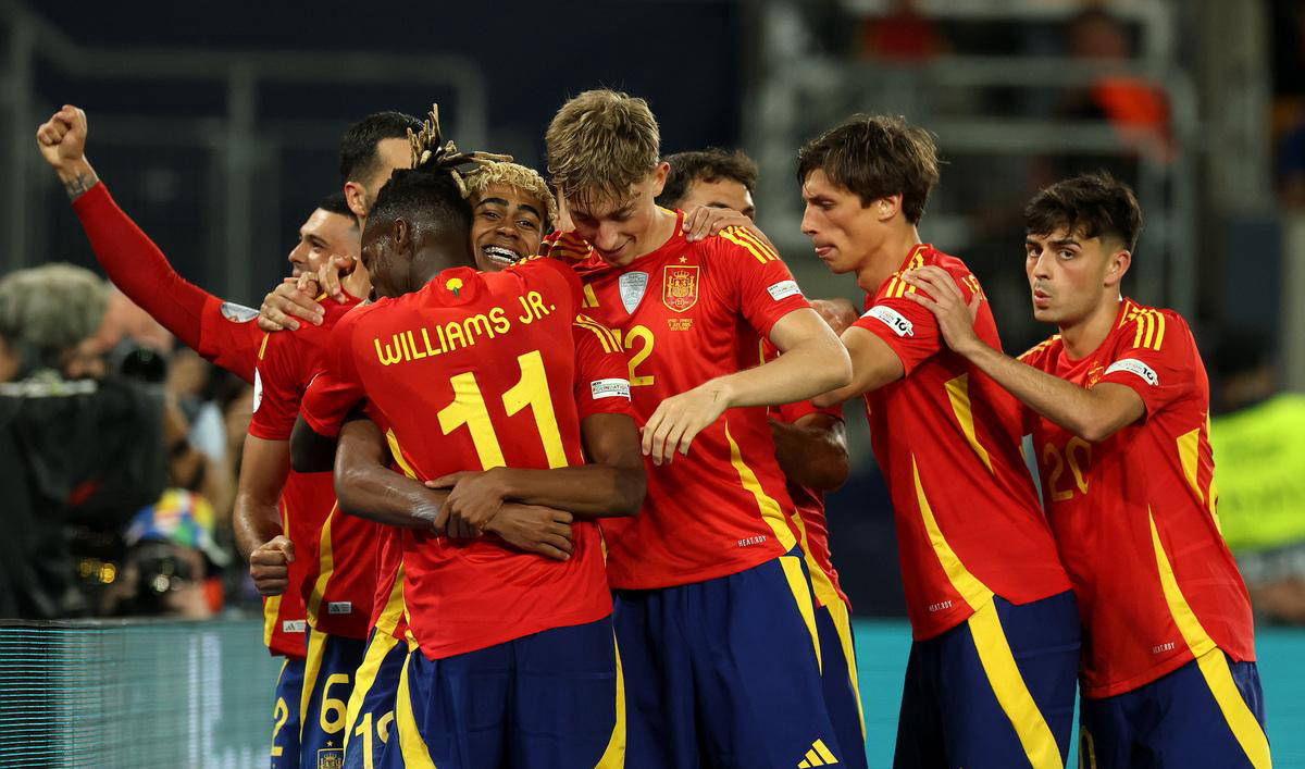 取胜!罗马尼亚队在对手防线上取得突破的简单介绍 取胜!罗马尼亚队在对手防线上取得突破的简单介绍