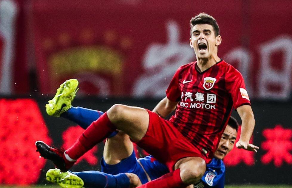 DB彩票官方网站-澳洲足球锦标赛战况紧张，球员备战