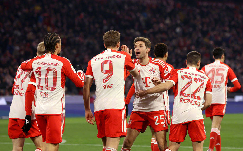 包含莱比锡红牛主场战胜对手，继续追赶德甲前列球队的词条