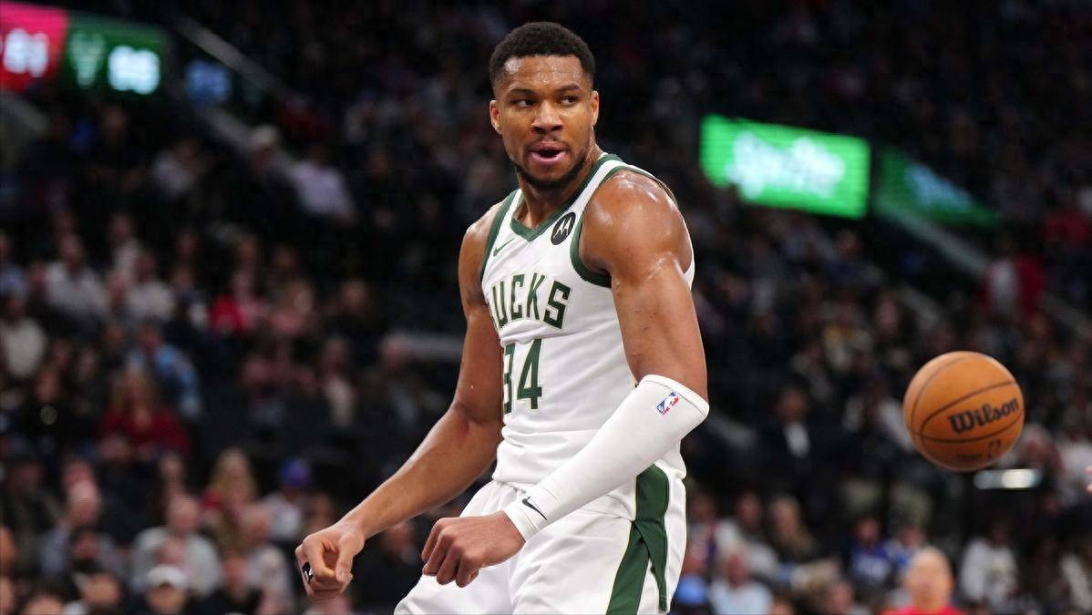 DB游戏-包含雄鹿击败人：安戴托昆博占尽先机的词条