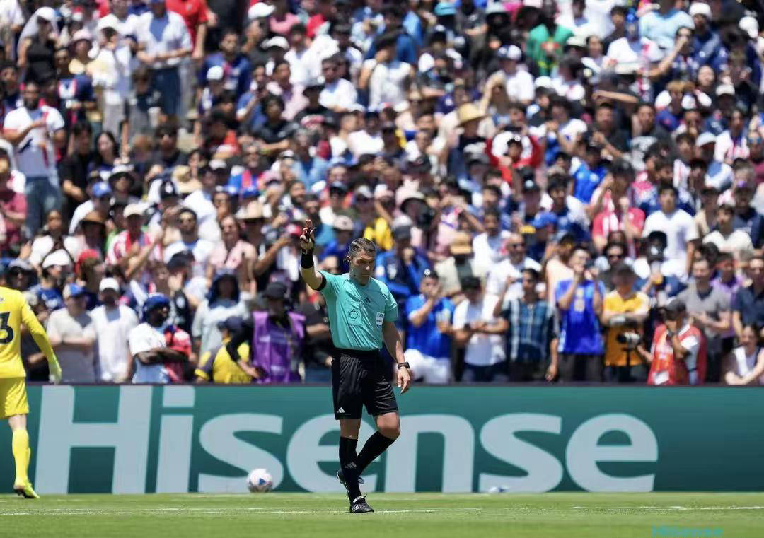 DB gaming-首轮比赛惊现大冷门，劲旅紧追落后