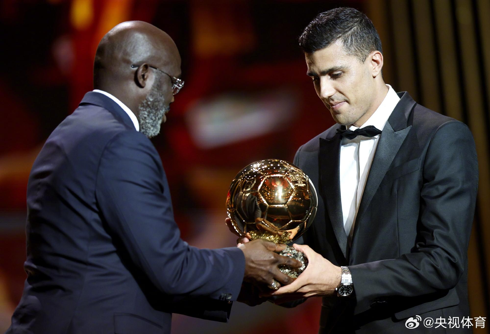 西班牙选手获得男子橄榄球七人制银牌