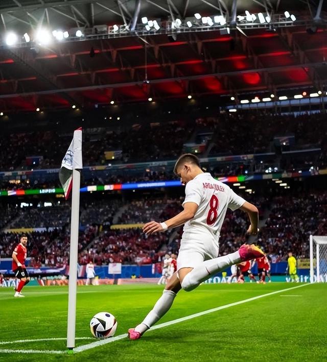 无与伦比的欧洲杯比赛掀起人潮的简单介绍