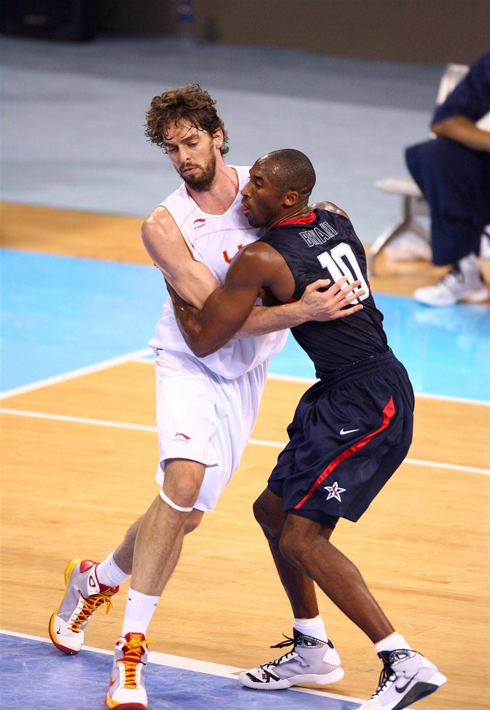 西班牙篮球联赛首轮较量激烈