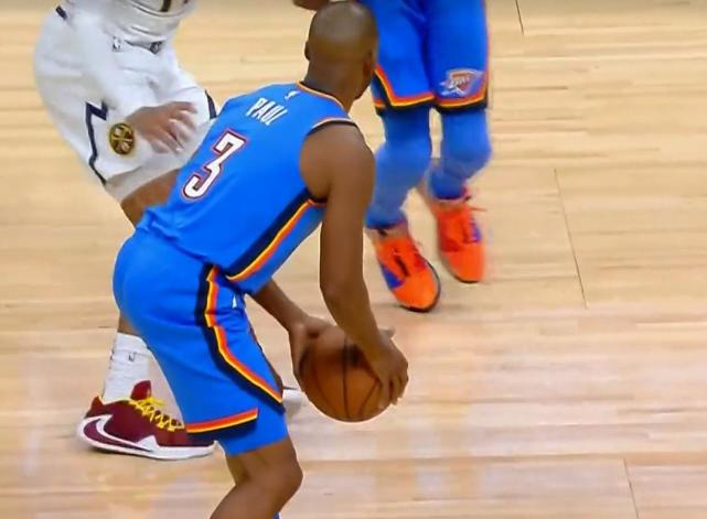 都灵后卫状态下滑,需要及时调整心态 都灵后卫状态下滑,需要及时调整心态