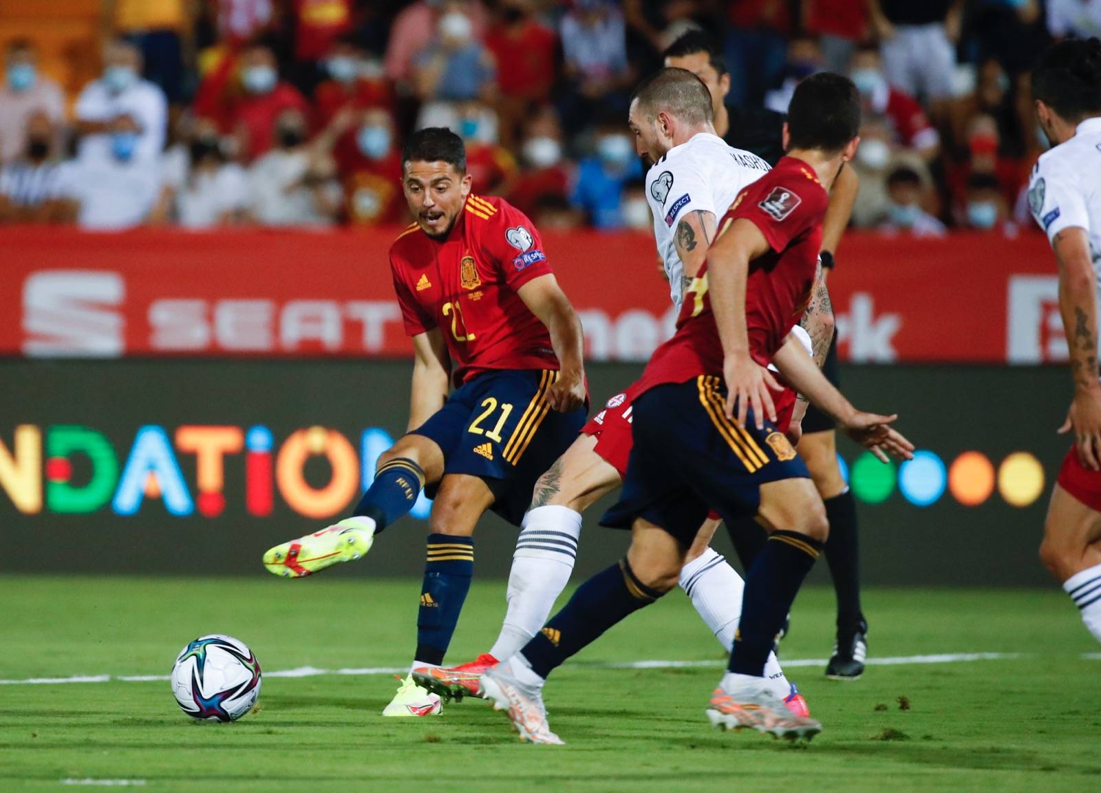 西班牙横扫瑞典，锁定小组头名晋级的简单介绍