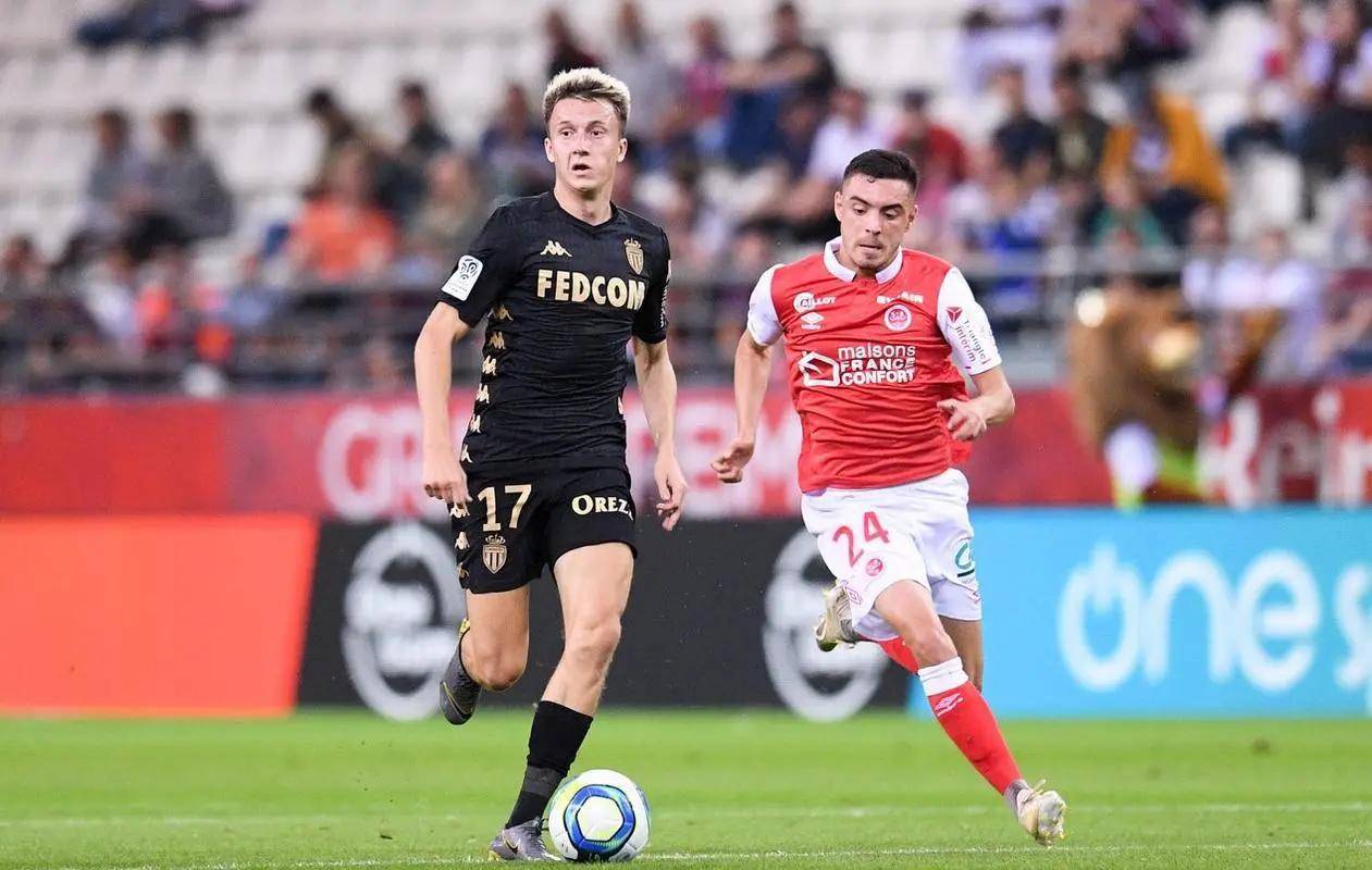 DB彩票-塞维利亚客场大胜比利亚雷亚尔，强势抢占积分榜前列