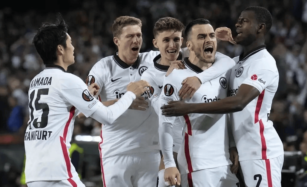 -击败弗赖堡，保持不败