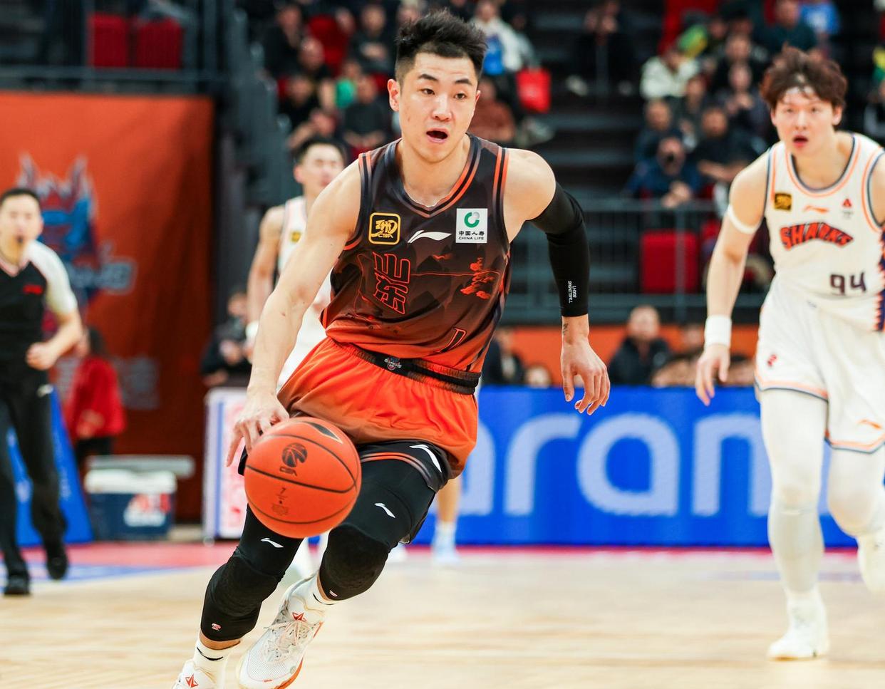 -山东男篮迎来胜利，豪取五连胜