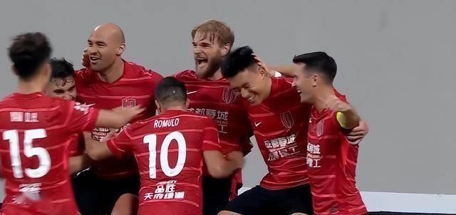 包含帕尔齐赫力保不败锁定晋级权的词条