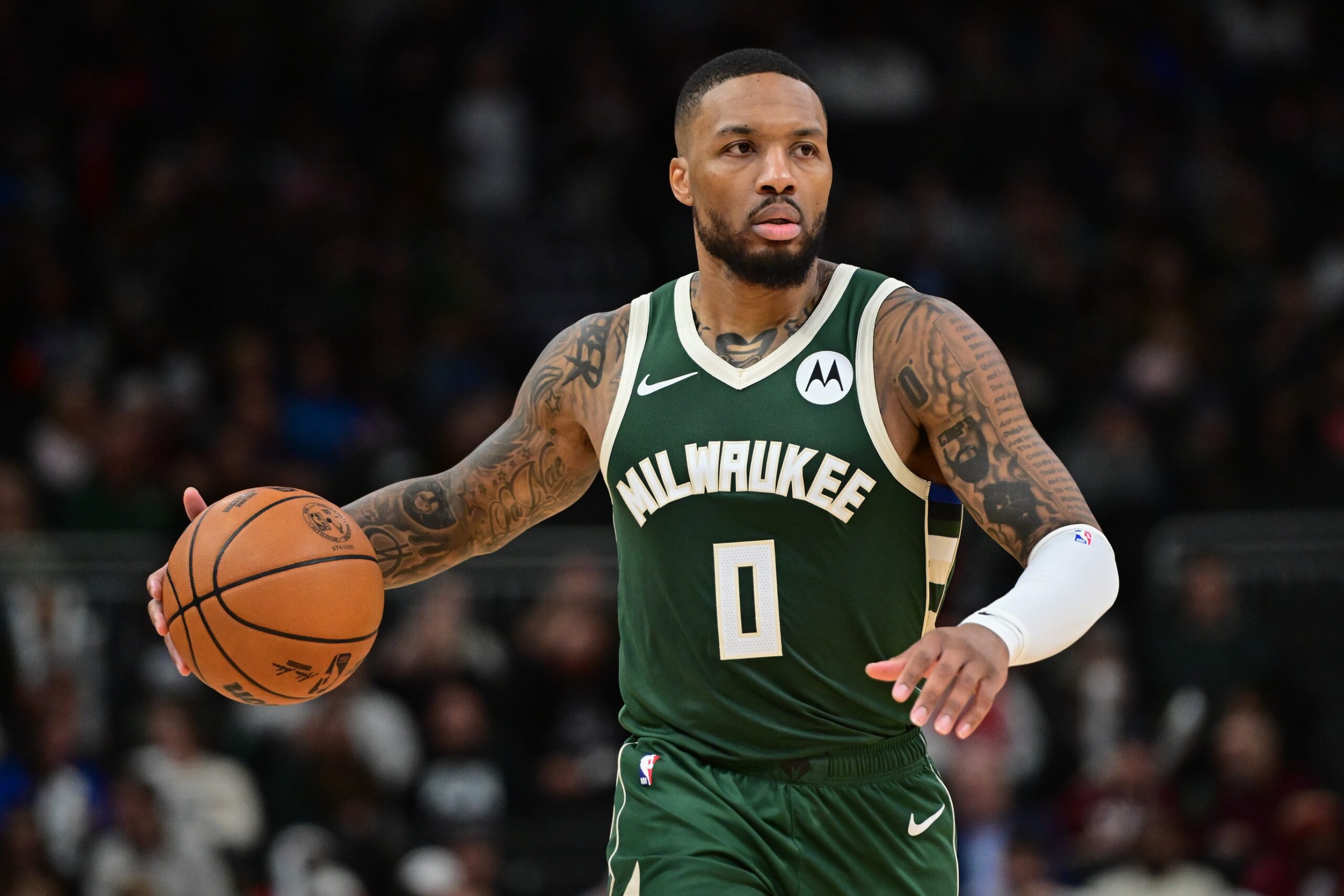 -雄鹿队客场逆转步行者